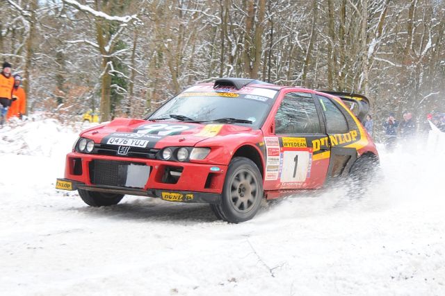 Burton and Rogerson on the 2009 Wyedean Forest rally